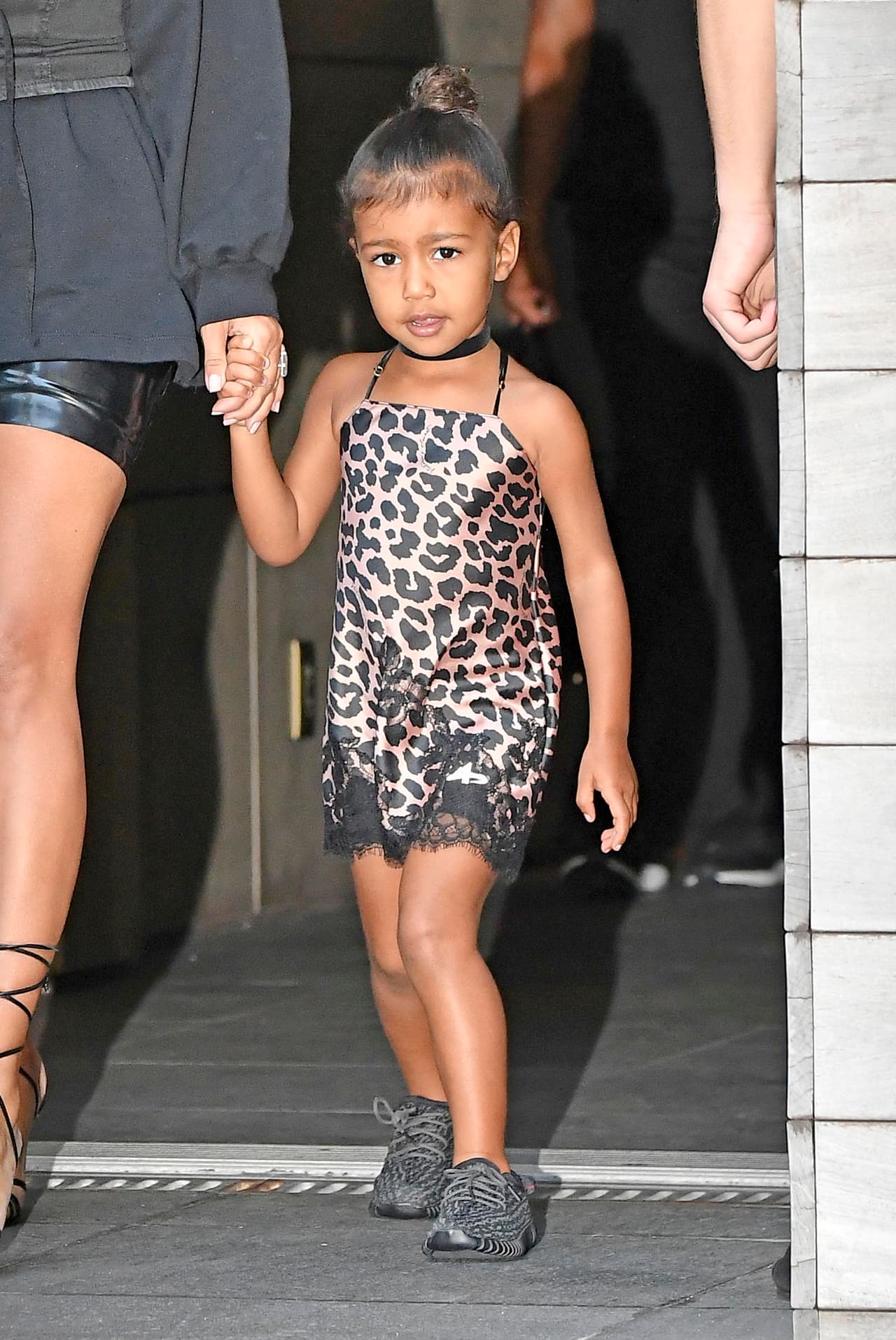 Hasta que por fin pudo sonreír a las cámaras.