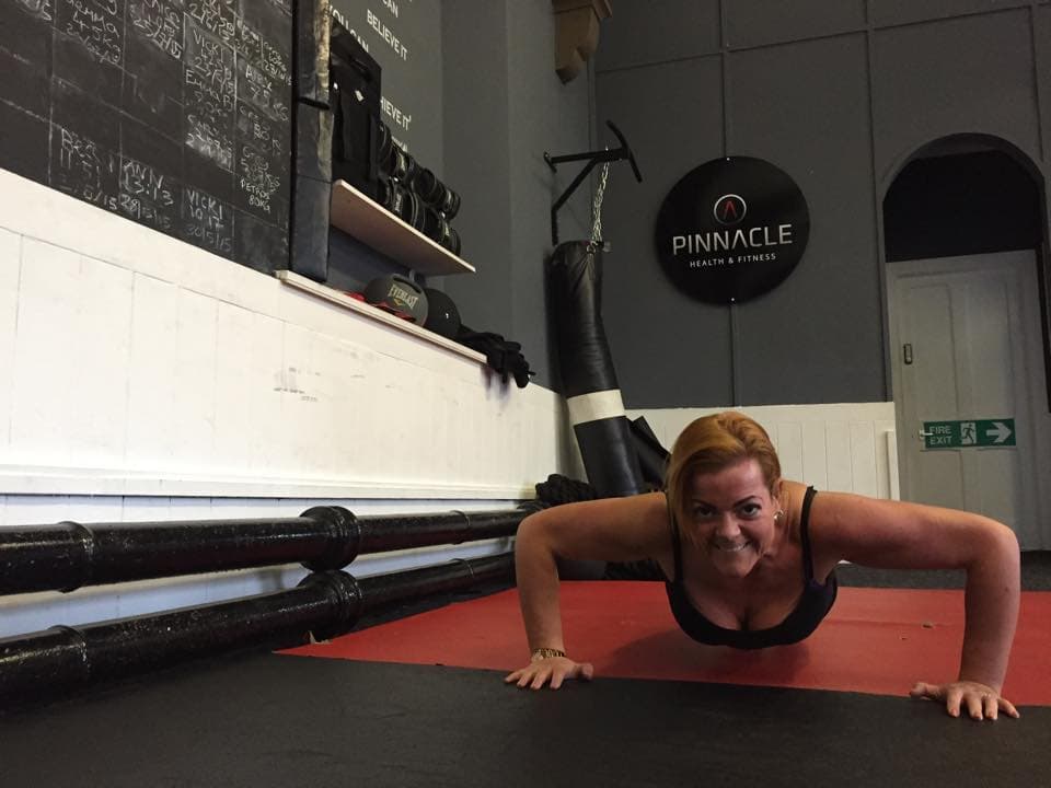 ¡En un abrir y cerrar de ojos era una mujer completamente distinta!