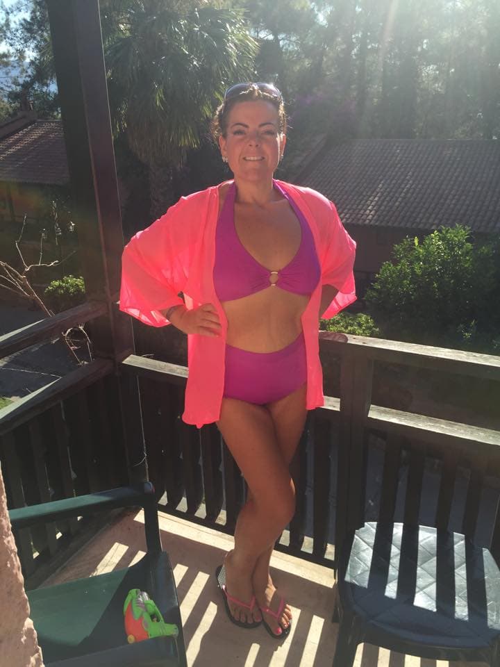 Ahora, Nicola es talla ocho y puede entrar en básicamente cualquier prenda que quiera.