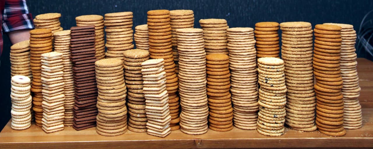 Ella vive en Walker, Newcastle. Un lugar maravilloso en cuya casa tenía montones de galletas en sus cajas.