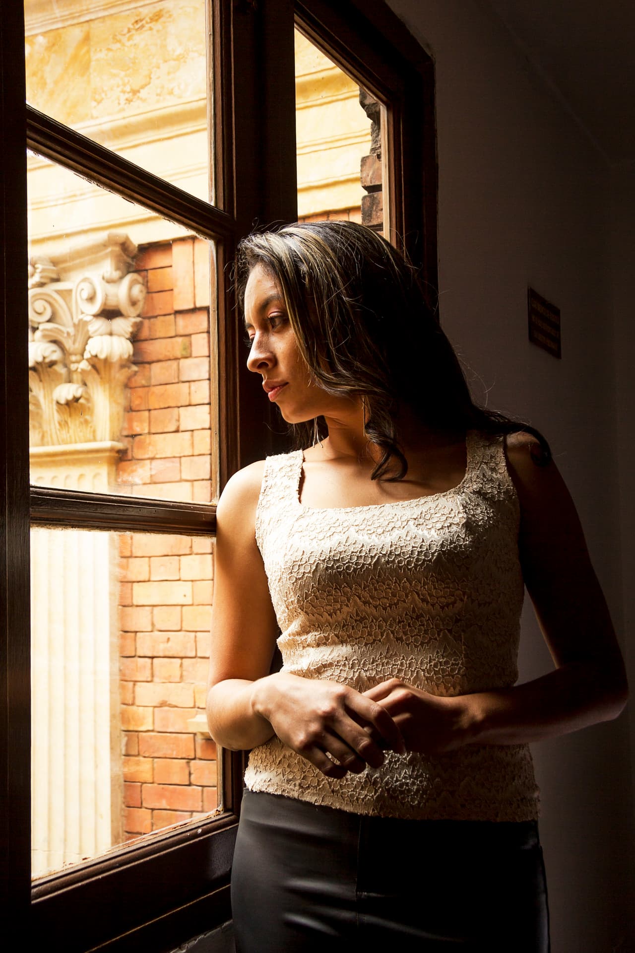 <b>Ayuda al bienestar emocional.</b> Mejora la autoestima, optimismo, y reduce los síntomas de la depresión.