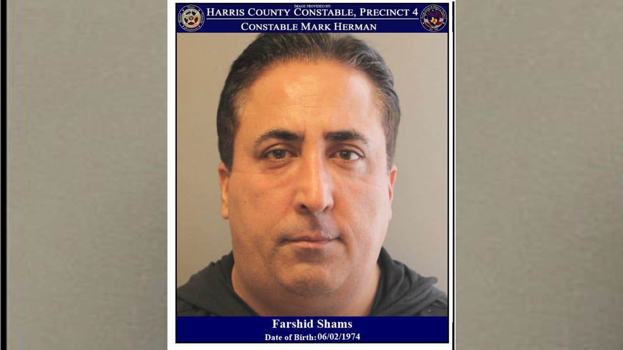 Farshid Shams, 46 años. Cargos: Conducir en estado de ebriedad. Multa: $100