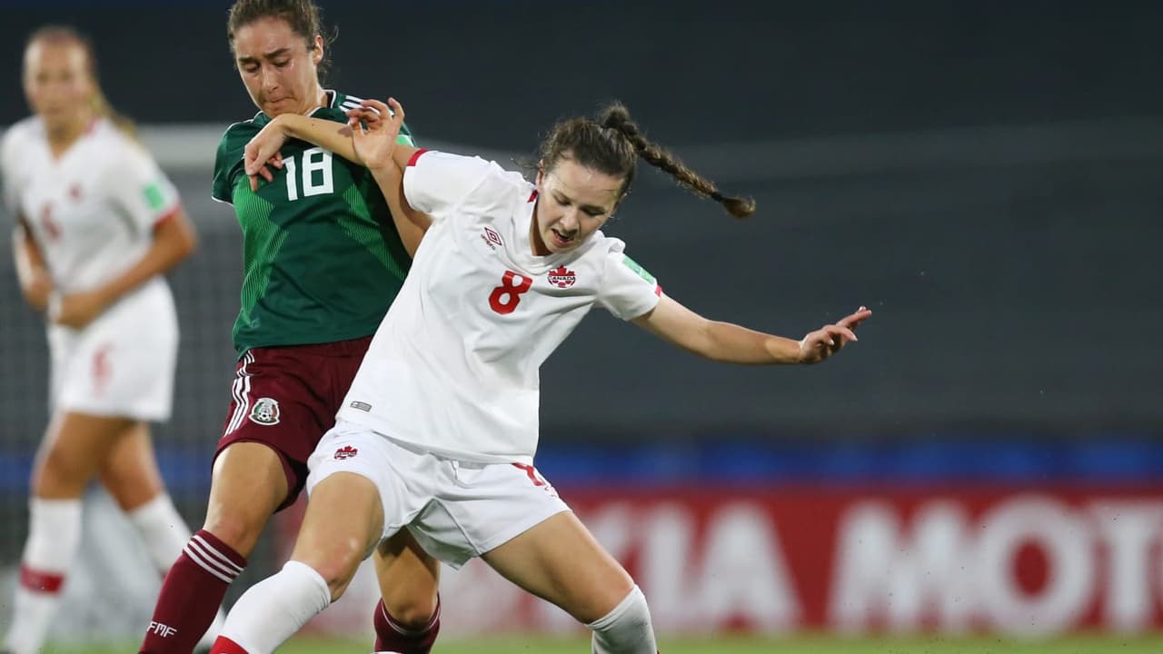 Para la segunda mitad, aunque no tuvieron demasiadas ocasiones, las de la hoja de maple buscaron afanosamente el gol de la igualada para tomar confianza y alargar el partido.