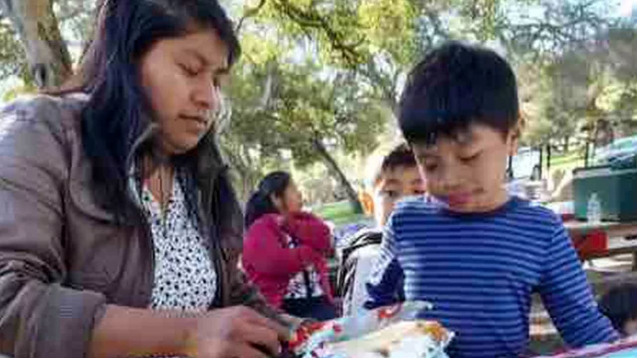 El cadáver de Édgar Espinoza, hijo de una campesina que se ahogó en Moss Landing, finalmente fue recuperado. Mira los detalles.