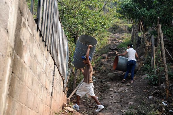 La gente ha padecido la falta de agua en algunas regiones en particular.