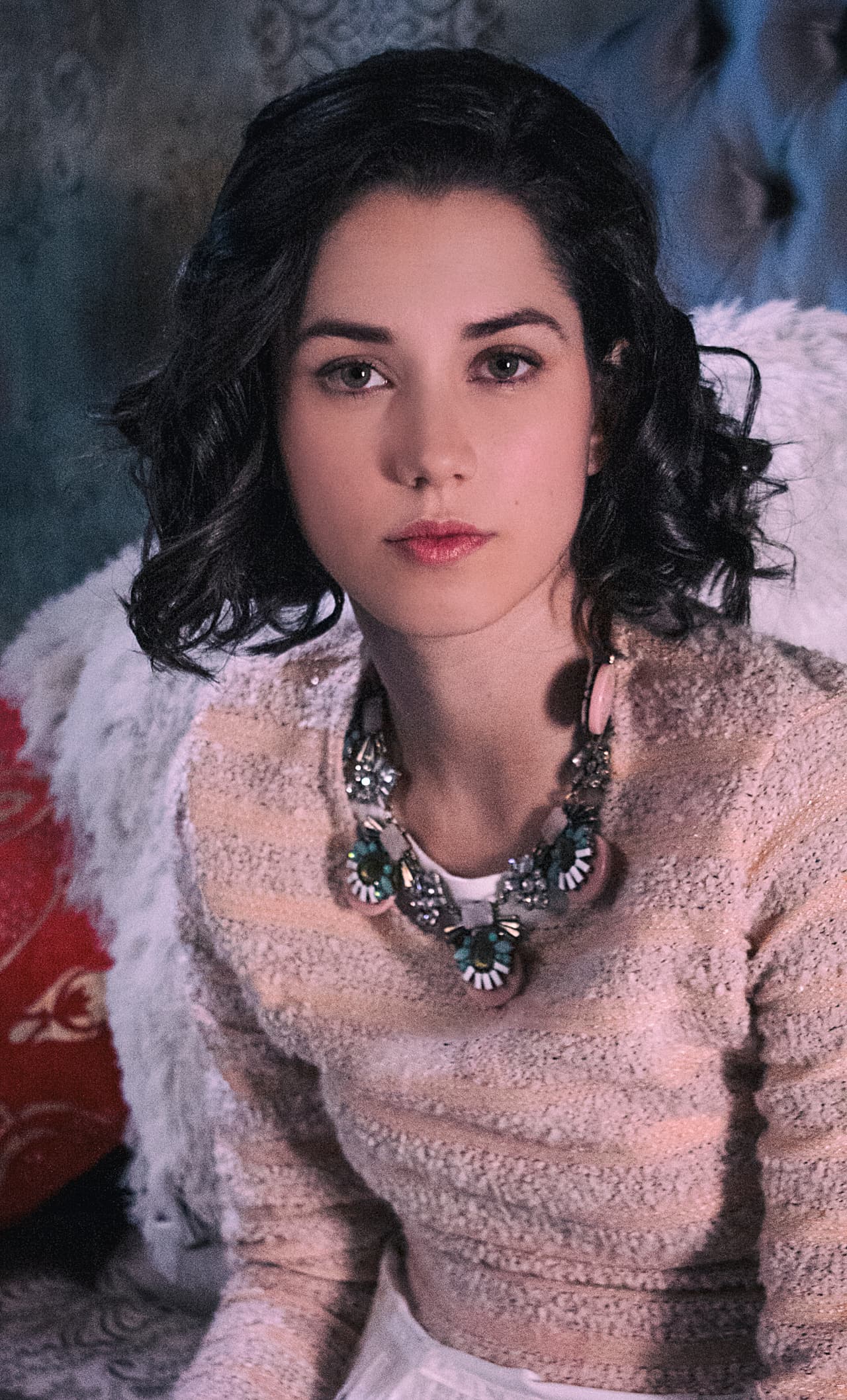 Ámbar (Ximena Romo) es la hermana menor de Sara, desde chica ha padecido problemas del corazón, por eso vive cada día como si fuera el último. Por azares del destino se enamora de Yago, sin imaginar que es el gran amor de su hermana.