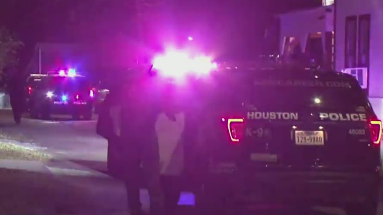 Capturan a dos sospechosos de robo con la ayuda de un perro policía al noreste de Houston