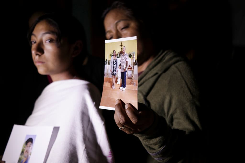 Pérez Ríos solo llevaba 8 días en Florida, trabajando en las granjas, cuando
<b><a href="https://www.univision.com/local/orlando-wven/ocho-mexicanos-muertos-al-estrellarse-un-autobus-en-el-condado-marion-arrestan-al-conductor-video" target="_blank"> sufrió la muerte en el accidente.</a></b> Otros seis trabajadores quedan en condición de gravedad y tres en condición crítica.