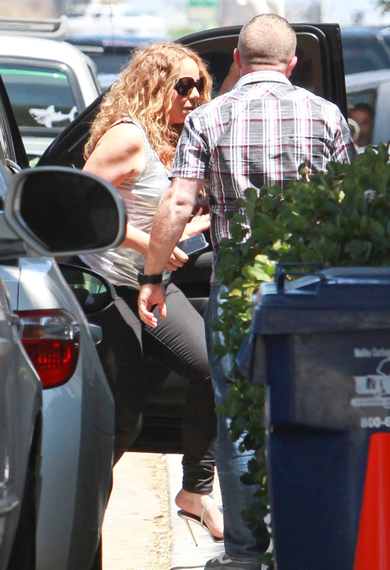 La cantante está pasando unos días de descanso en Malibú, California.