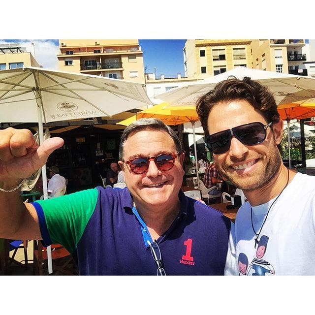 El padre del actor definitivamente debe estar orgulloso de su hijo por tener una bonita y exitosa novia que lo quiere mucho.