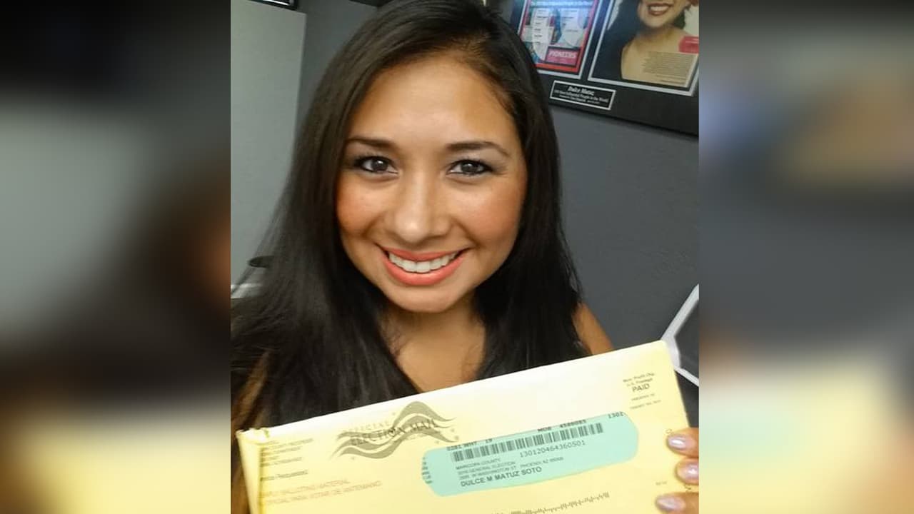 La activista Dulce Matuz votó por primera vez en su vida y lo hizo por Hillary Clinton