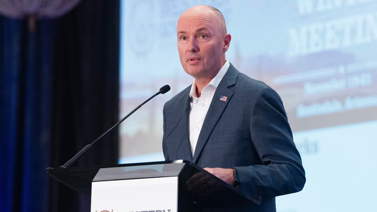 Arrestan a hombre acusado de amenazar al gobernador Cox y a otras figuras políticas de Utah