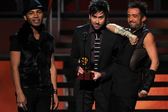 'Mientes' se incluye en el segundo álbum de la agrupación titulado 'Dejarte de Amar', uno de los más exitosos en su trayectoria.