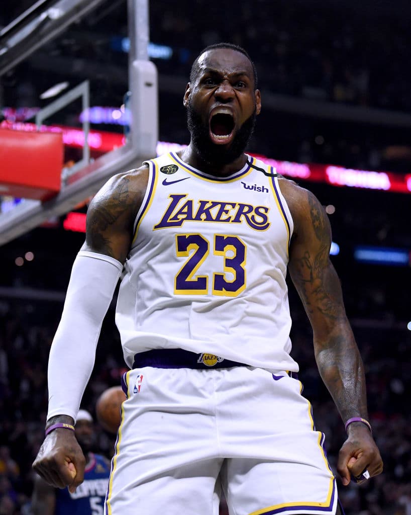En su momento, hasta el propio
<b>Lebron James</b> fue cuestionado por no estar tan actualizado en cuanto al tema de coronavirus.