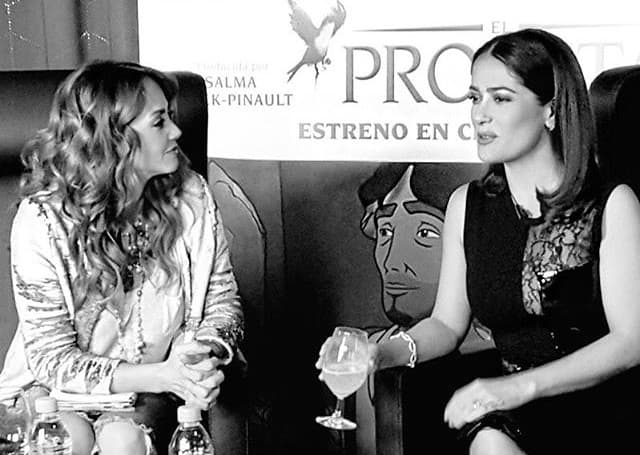 Andrea Legarreta estuvo en la Alfombra Roja de la nueva película de Salma Hayek.