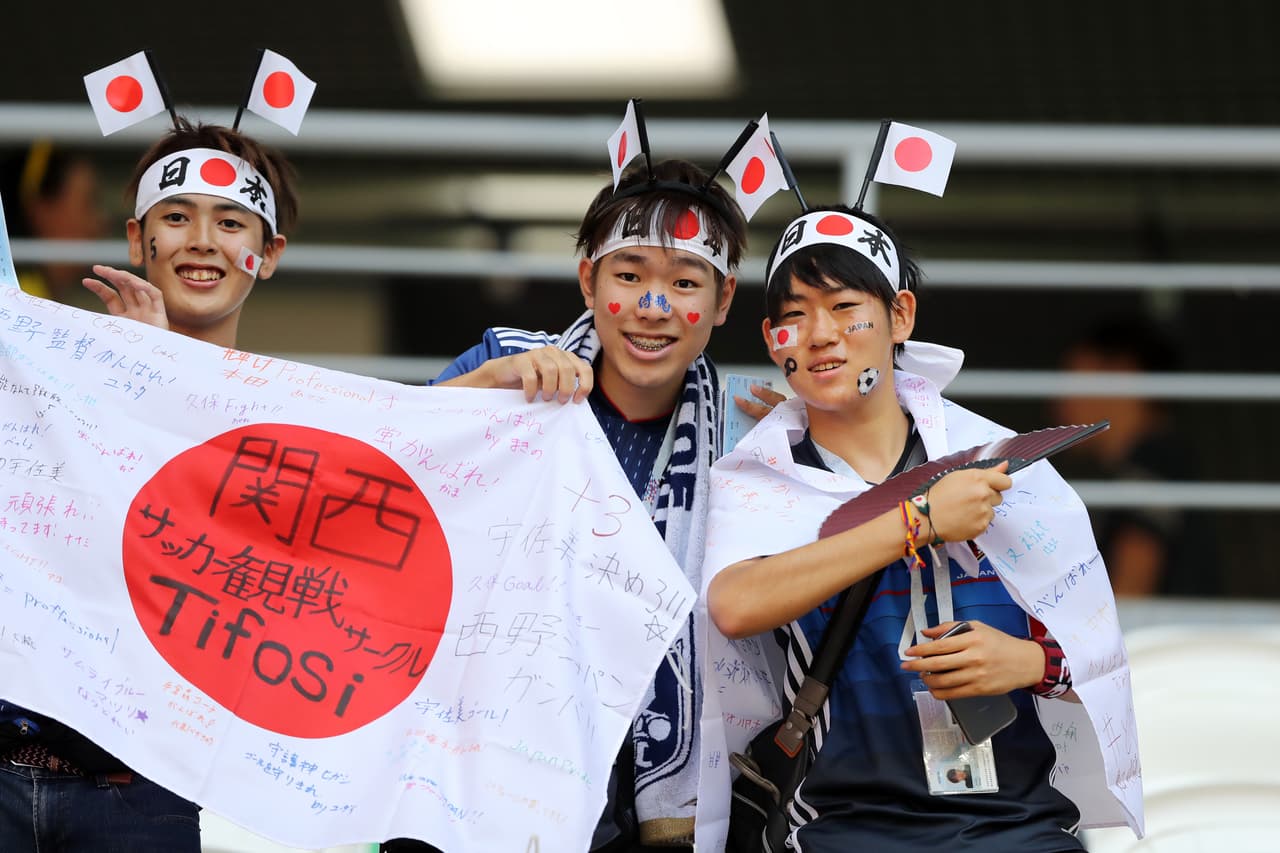 El colorido de la fiesta entre los fanáticos de Colombia y Japón son una expresión de la unidad del fútbol en el arranque del grupo H del Mundial de Rusia 2018.