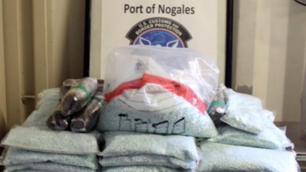 En los paquetes contaron 390,000 pastillas de fentanilo.