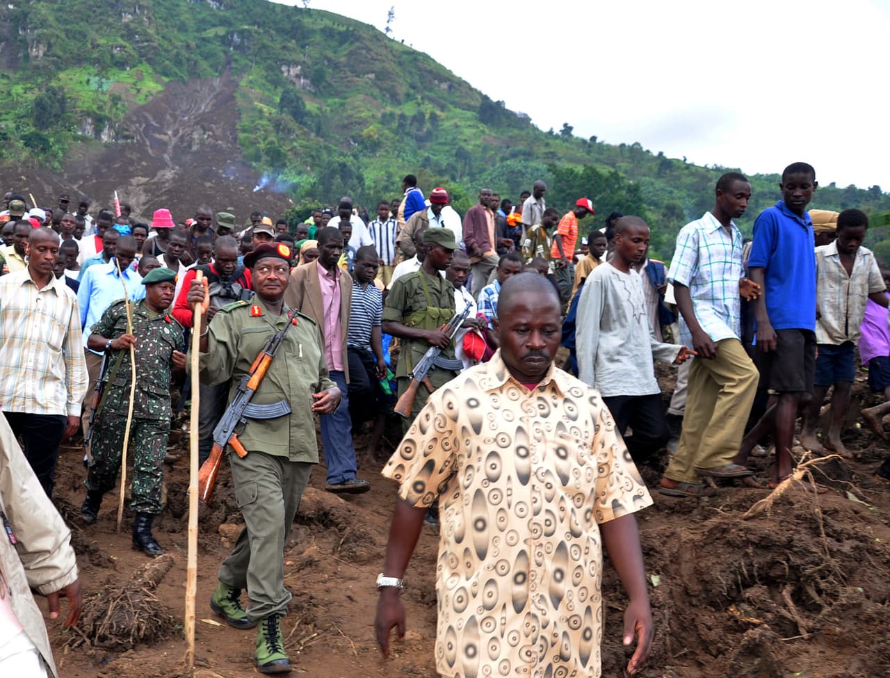 La avalancha ocurrida al este de Uganda en marzo de 2010 fue provocada por lluvias torrenciales en el área. Tras la avalancha el sector quedó también afectado con severas inundaciones y daños de infraestructura además del centenar de vidas que se cobró.