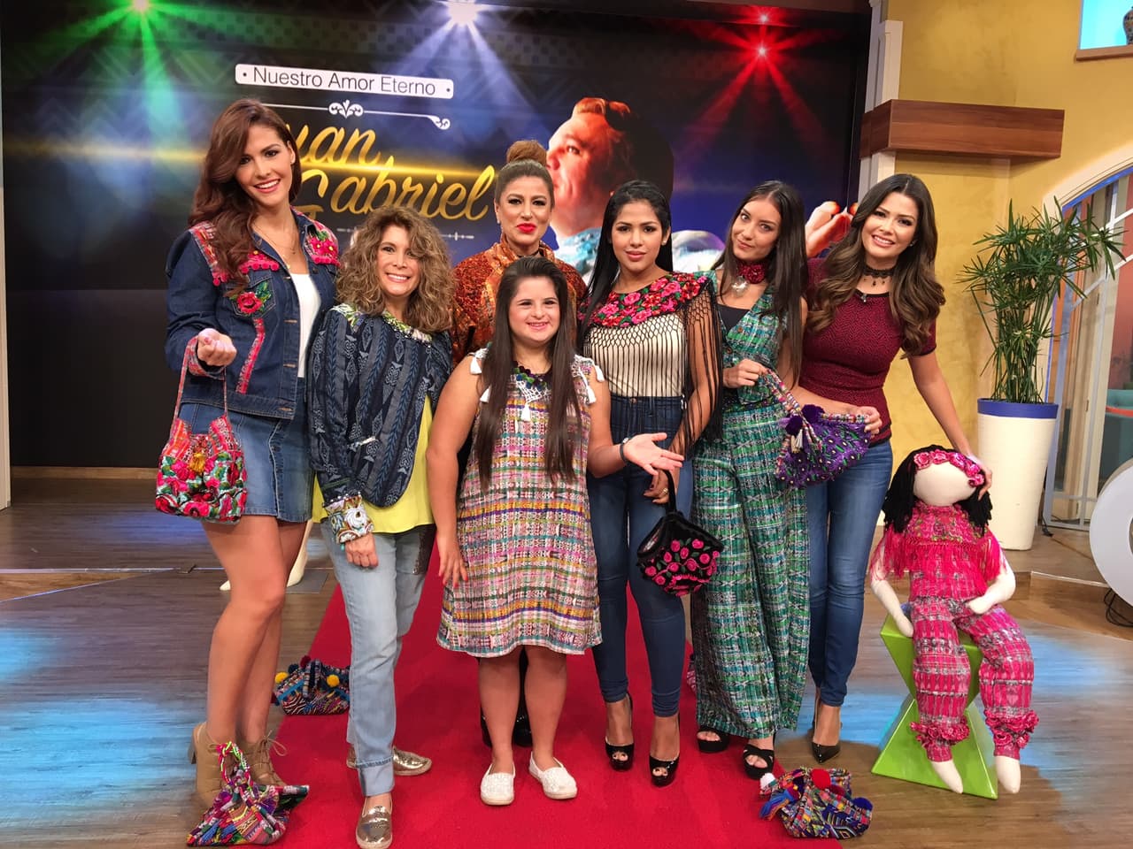 Isabella es una joven diseñadora con Síndrome de Down que se inspirar en la naturaleza para crear sus diseños.