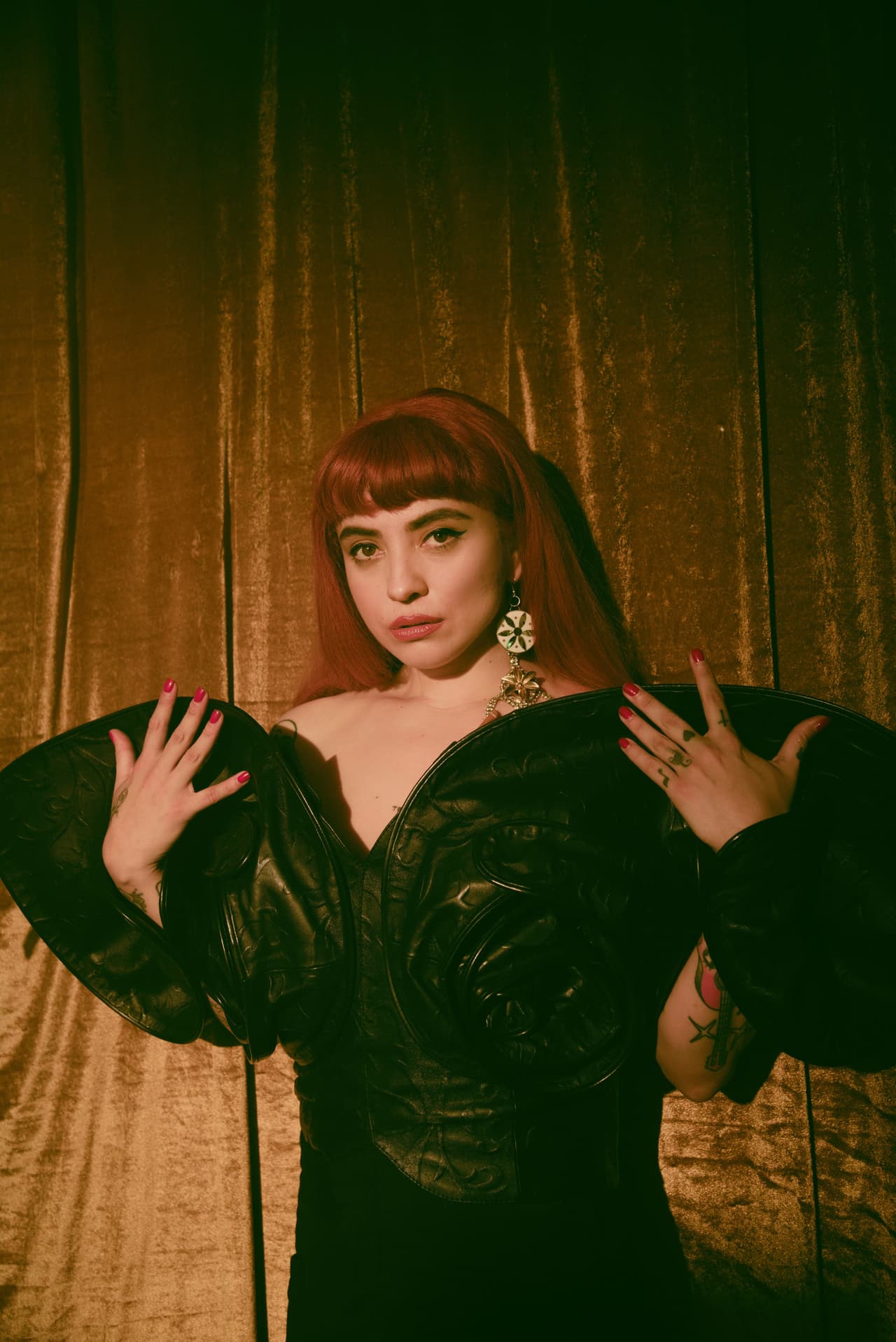 Este año, también marca el estreno de 
<b>Mon Laferte</b> en esta premiación con su nominación a Mejor Fusión Regional Mexicana, y sus dos candidaturas al galardón de Girl Power.
