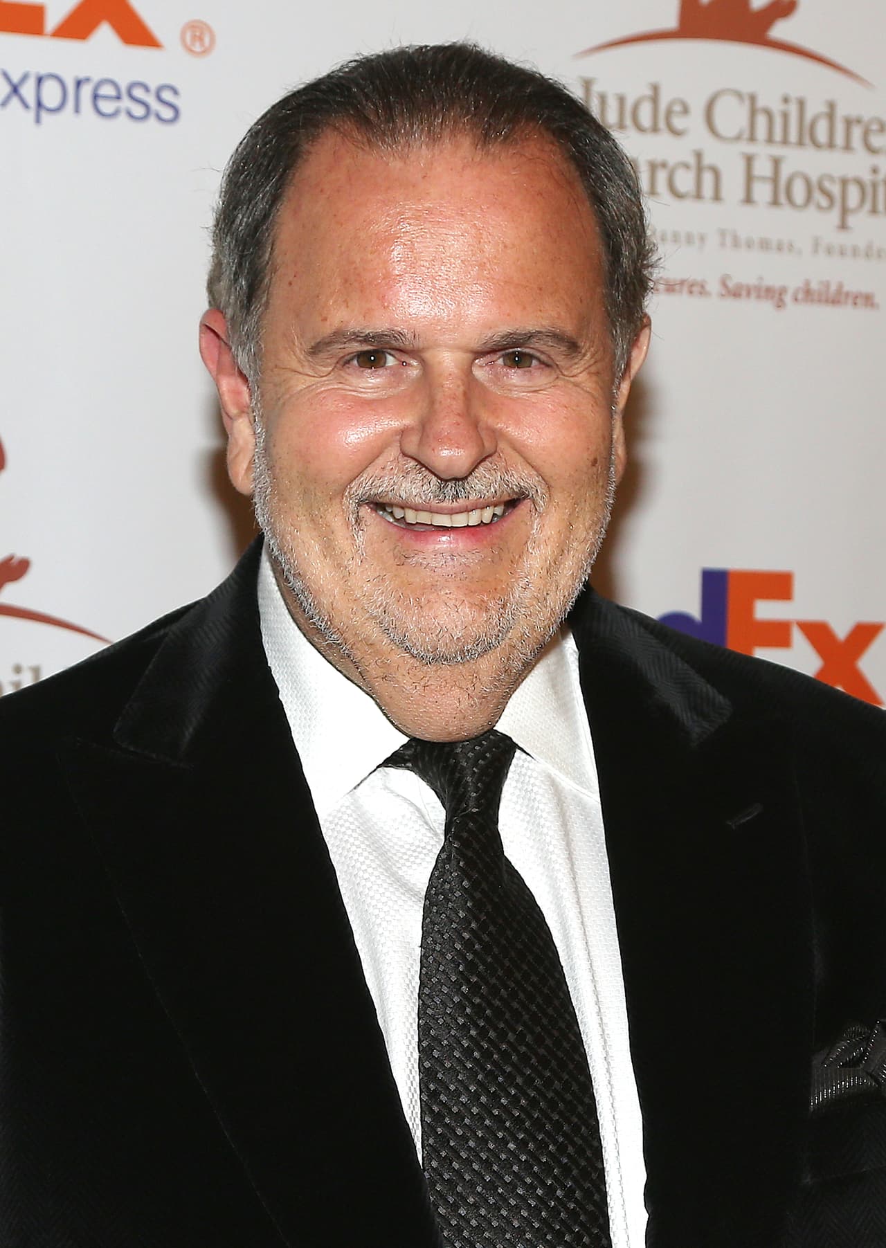 "Hoy lo veo caminando, estaba caminando con mi esposa y me encuentro con Julio Sabala en un carro saliendo y no lo había visto en años, entonces fui a ponerme al lado de él y bueno, eso (la fotografía) era jugando, pero lo vi después de muchos años", relató Raúl en El Gordo y La Flaca.
<br>