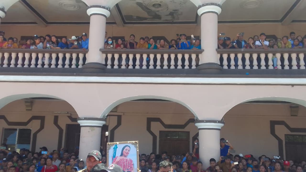 La comunidad 
<b>sostendría un velorio de dos días</b>, para poder 
<b>sepultar a Reyna Cristina Ical Seb este domingo.</b>