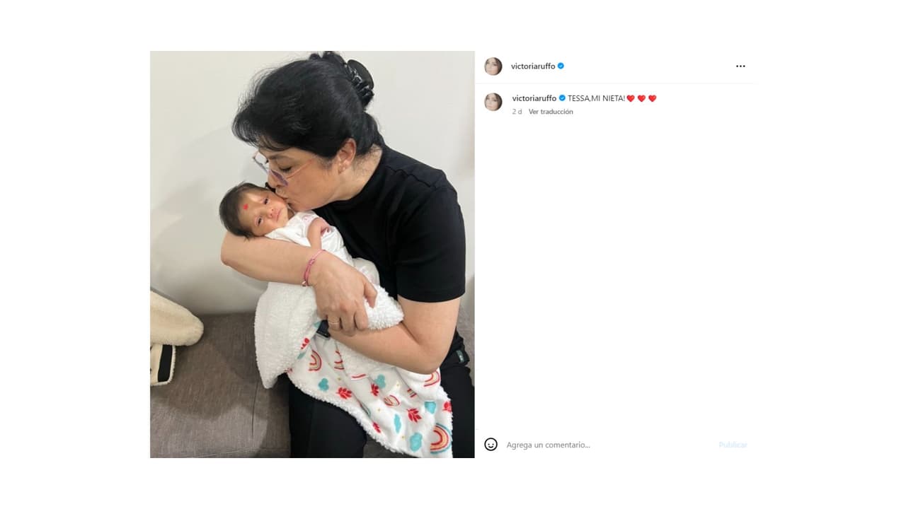 Victoria Ruffo aparece con su nieta entre sus brazos.
