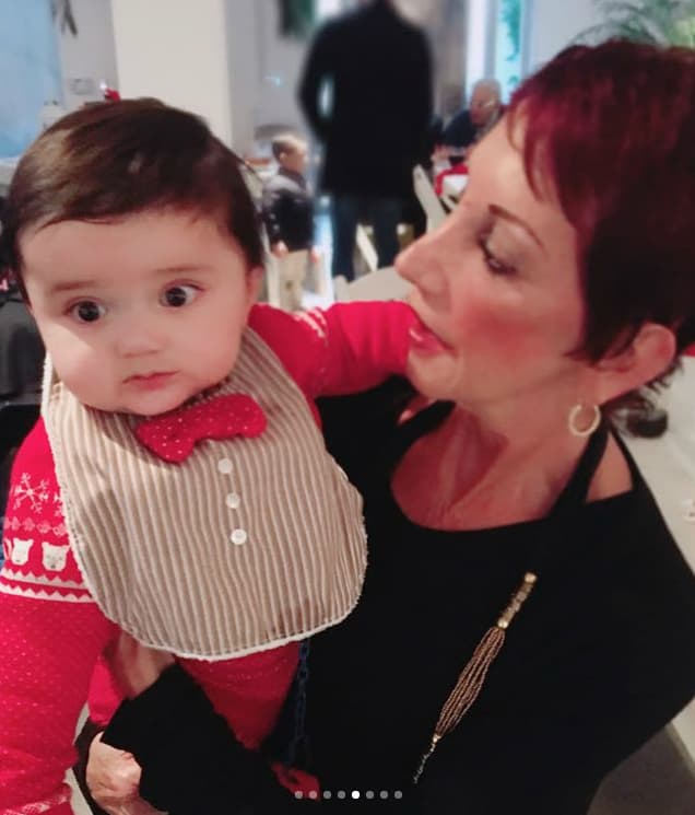 Doña Isabel se mostró feliz de reunirse con sus seres queridos.