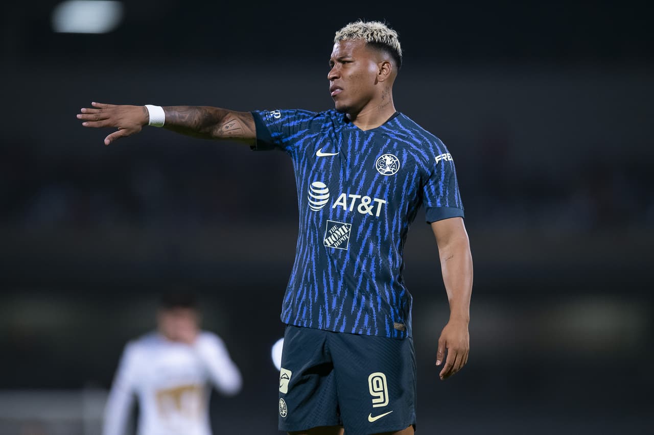 América: Roger Martínez, baja ante Querétaro por molestia muscular