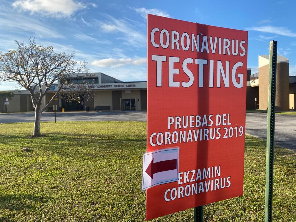 Si resulta positivo, se envía a los CDC para su confirmación. Verifique los requisitos y números de teléfono para pedir la cita, antes de llegar a cada lugar.