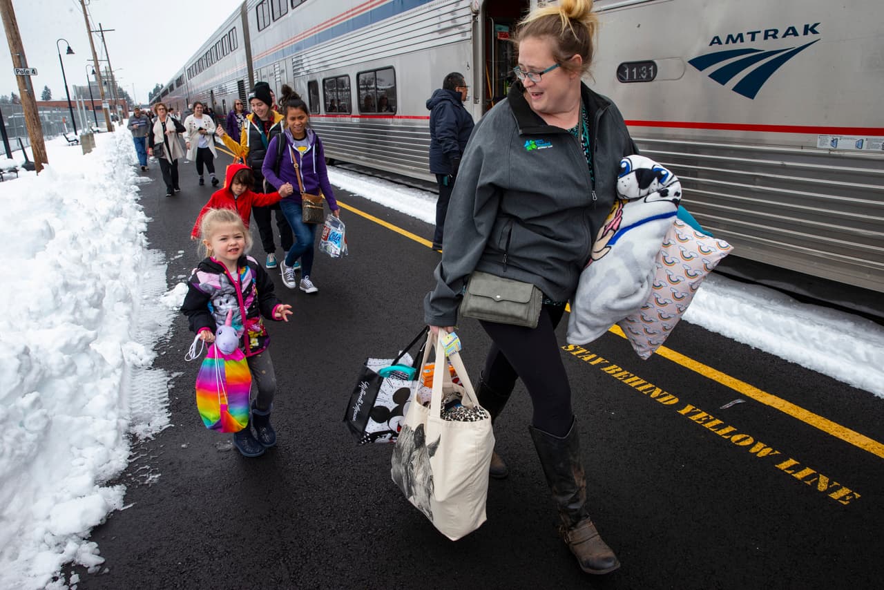 183 pasajeros quedaron atrapados 36 horas en un tren de Amtrak que viajaba hacia Los Ángeles