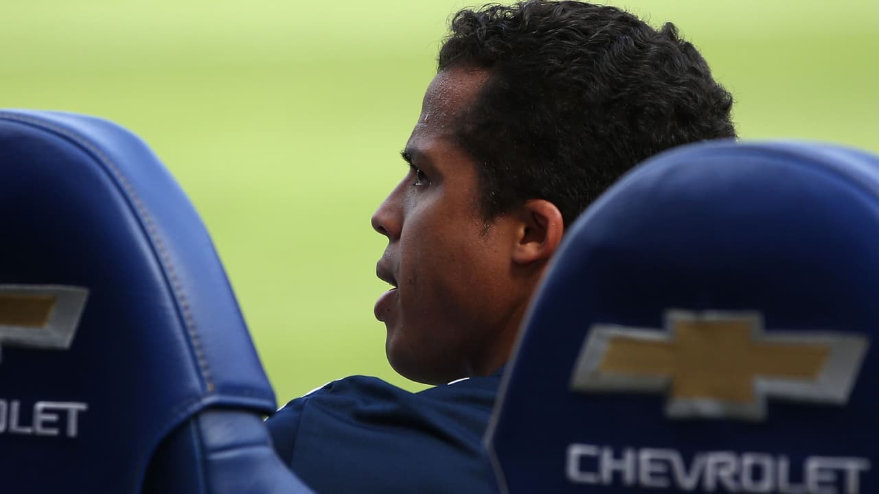 Según Barros Schelotto, Gio dos Santos no juega ni entrena porque está lesionado