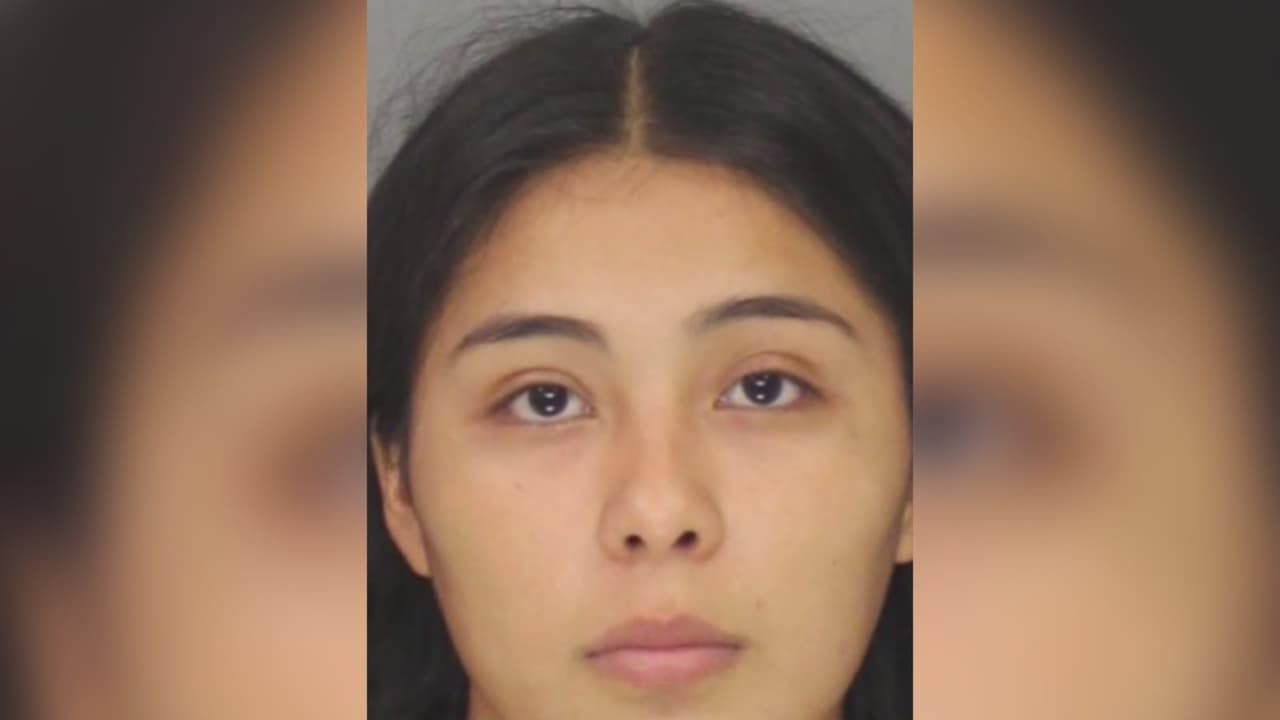 Arrestan a joven hispana en Marietta por descuidar a un niño de tres años que caminaba solo por la calle