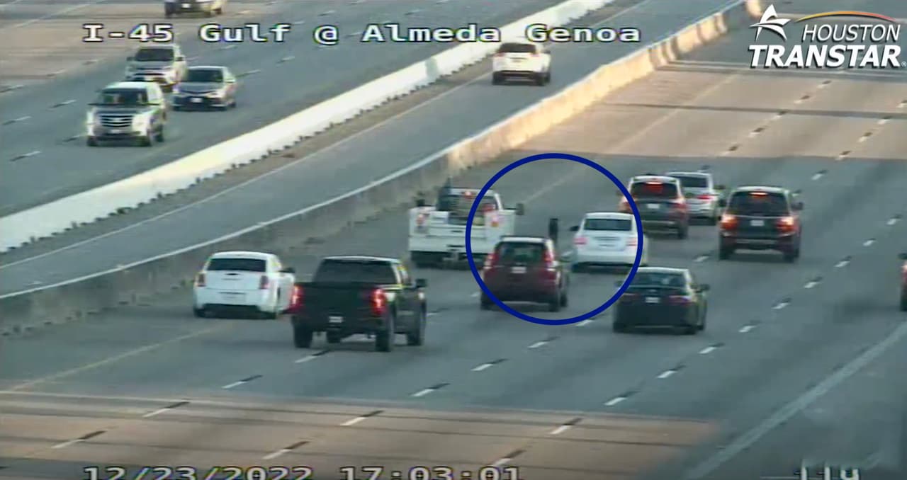 En varias ocasiones intentaron acercarse a él y subirlo a alguno de los automóviles.