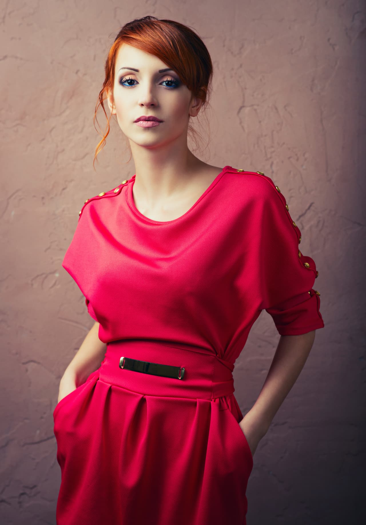 <b>Virgo</b>
<br>Estás buscando la pareja perfecta y eso puede ser muy complicado. Tus exigencias son muy altas y por ese motivo te cuesta mucho llegar a compromisos estables pues aunque inicialmente te atraiga esa persona al ir conociendo sus interioridades y ver como se comporta en público, en su manera diaria de conducirse y en el momento de la intimidad, lo que originalmente te fascinó se convierte en un balde agua fría.