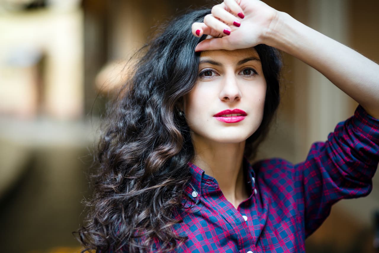 <b>Tauro</b>
<br>¿Qué procura la mujer taurana en esa pareja tan especial para ella? Sensibilidad, ternura, calidez, suavidad. Nada de precipitaciones a la hora de la intimidad sexual, todo debe ser hecho despacio, como siguiendo un ritual, las caricias, la voz cálida en las orejas y el aliento en el cuello pues la garganta es el punto débil de Tauro.