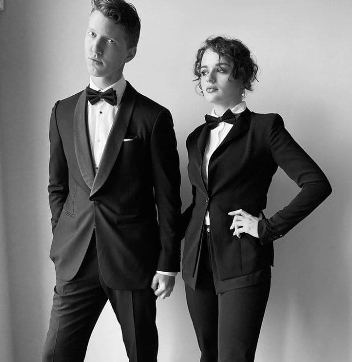 <b>#7 Joey King y Steven Piet</b>
<br>A sus 22 años, la protagonista de ‘El stand de los besos’ disfruta de un hermoso amor con el director y productor Steven Piet, de 30 años.