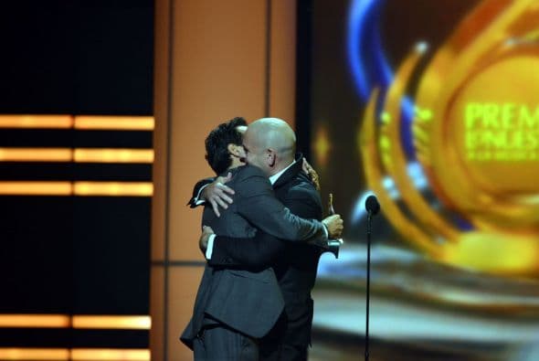 Marc y Pitbull se dieron un gran abrazo.
