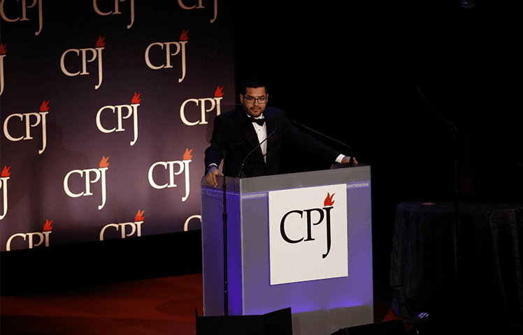 Óscar Martínez: La confianza y la seguridad de los periodistas y las fuentes informativas es vital en El Salvador