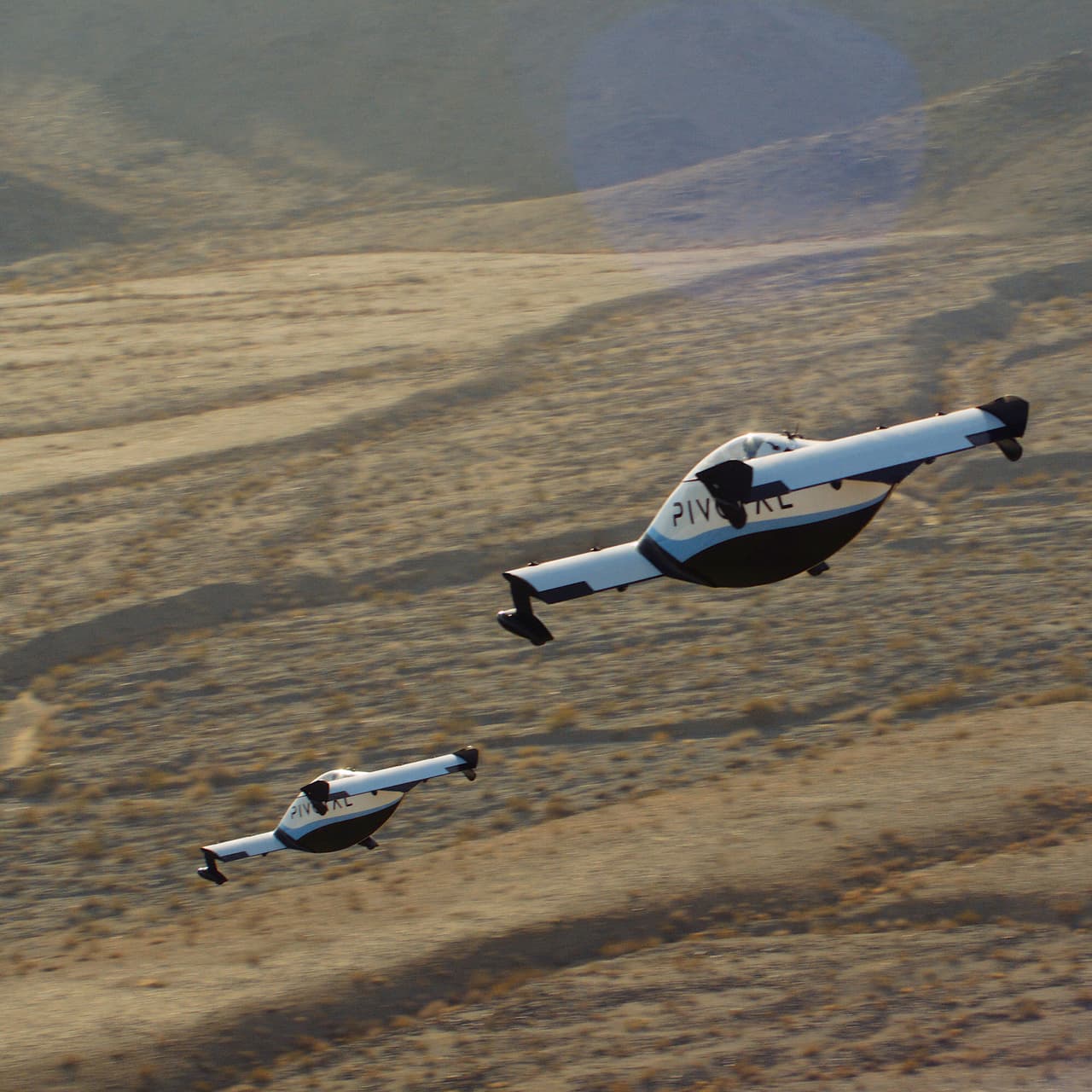 <b>No requiere licencia de piloto</b>, ya que cumple con la regulación FAA Parte 103 para aeronaves ultraligeras en EE.UU.