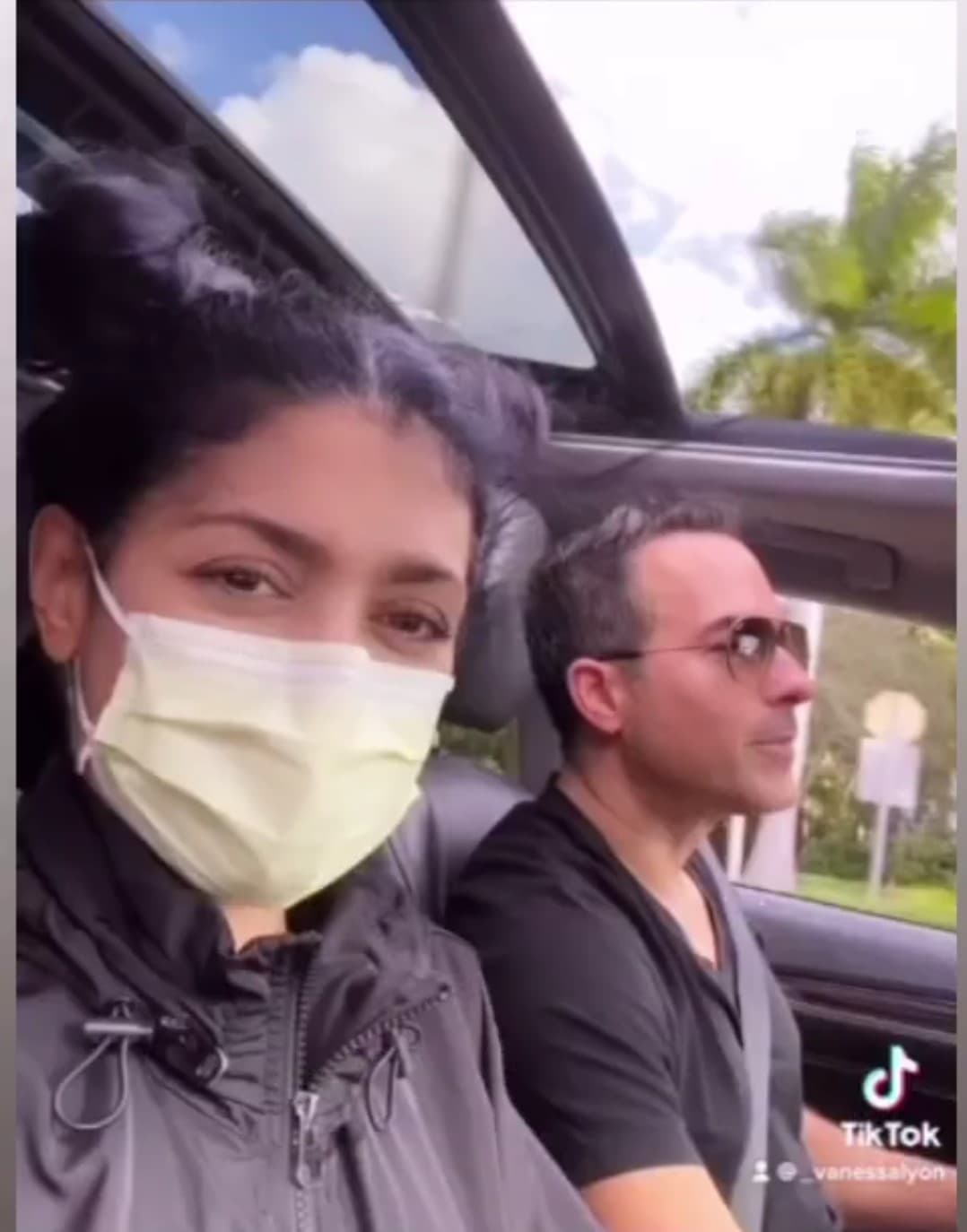 Al pasar los meses, la pareja guardaba una noticia que no se esperaba nadie y que ocultaron debido al nacimiento de Gennaro.