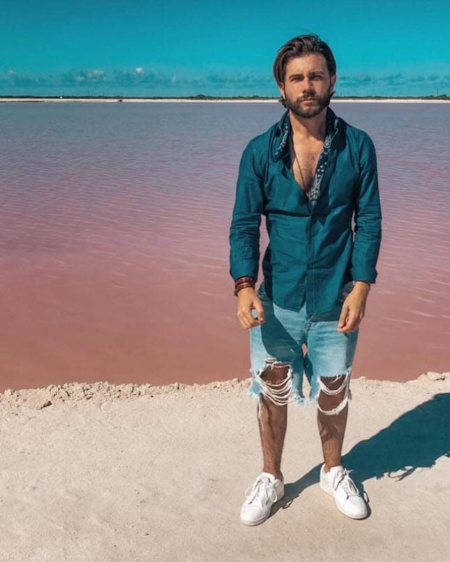 Además, en dicho estado mexicano una de las actividades económicas que prolifera es la
<b> fabricación de calzado</b>, la cual tiene que ver con algunos personajes de la historia, 
<b>otra cosa con la que Fernando Noriega se identifica</b>.
<br>