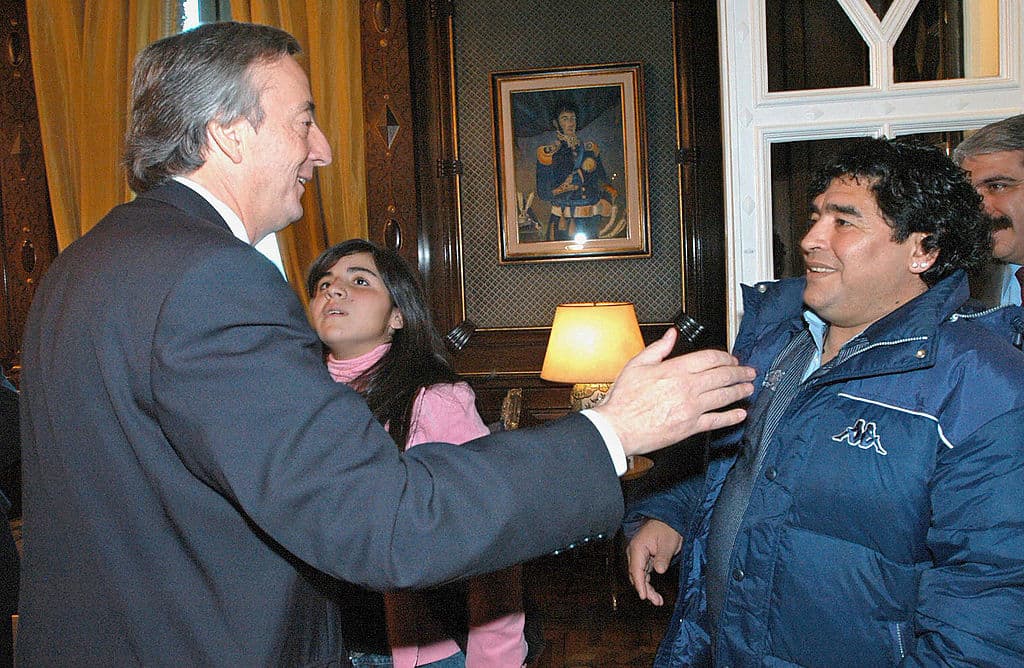 El día que Diego Armando se econtró con el entonces presidente de Argentinca, Néstor Kirchner, en 2004.