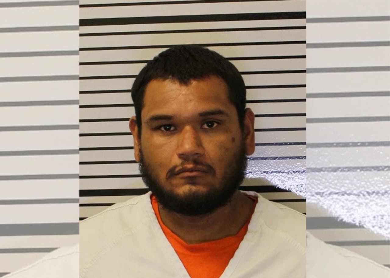 Arrestan a hombre del condado de Tulare por contactar a menor a través de internet con fines sexuales