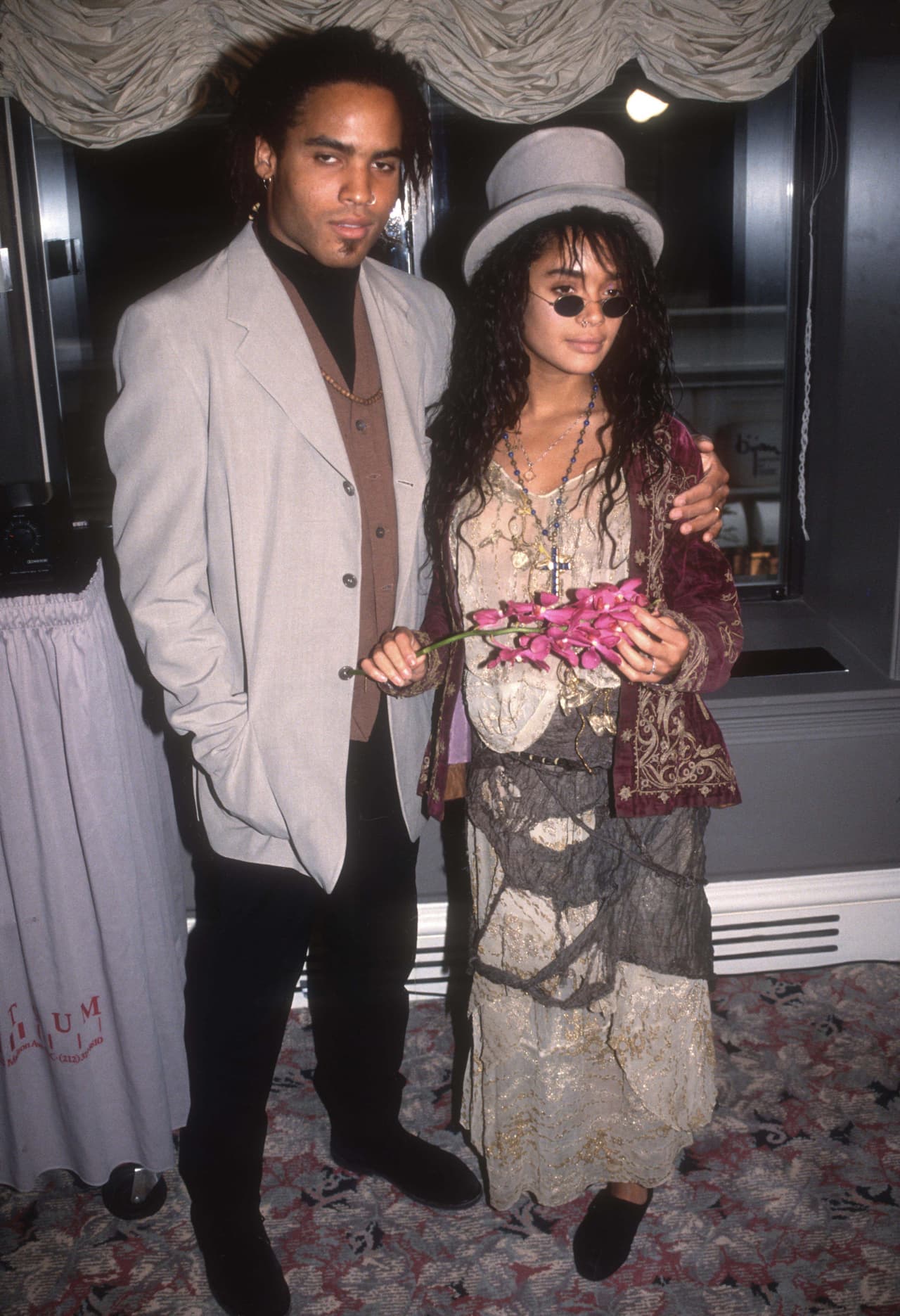 <b>#13 Lenny Kravitz y Lisa Bonet</b>
<br>A finales de los ochenta e inicios de los noventa, el cantante y la actriz fueron marido y mujer y su estilo compaginó increíble. Sus chinos fueron protagonistas de su aspecto, aunque también en un momento ambos lucieron rastas.