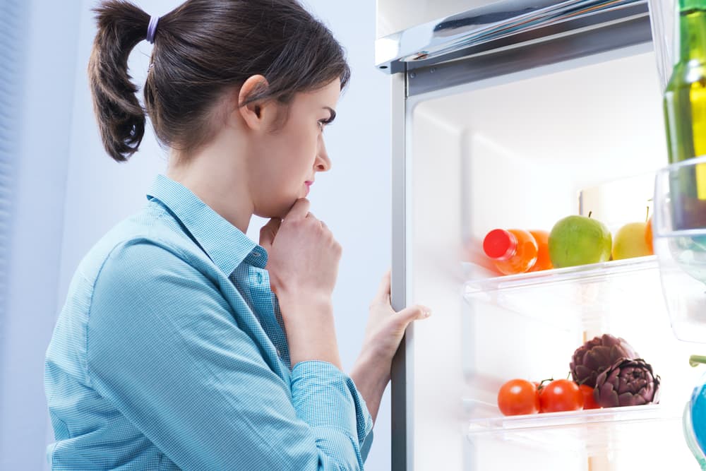 Con la vida ajetreada que llevas, seguro conservas diferentes alimentos en el congelador lo importante es que no se te quede ahí por la eternidad. Es por eso que el sitio de la empresa especializada en refrigeración Freezerlabels, detalló cuánto tiempo se deben dejar los alimentos bajo cero dependiendo el producto.
