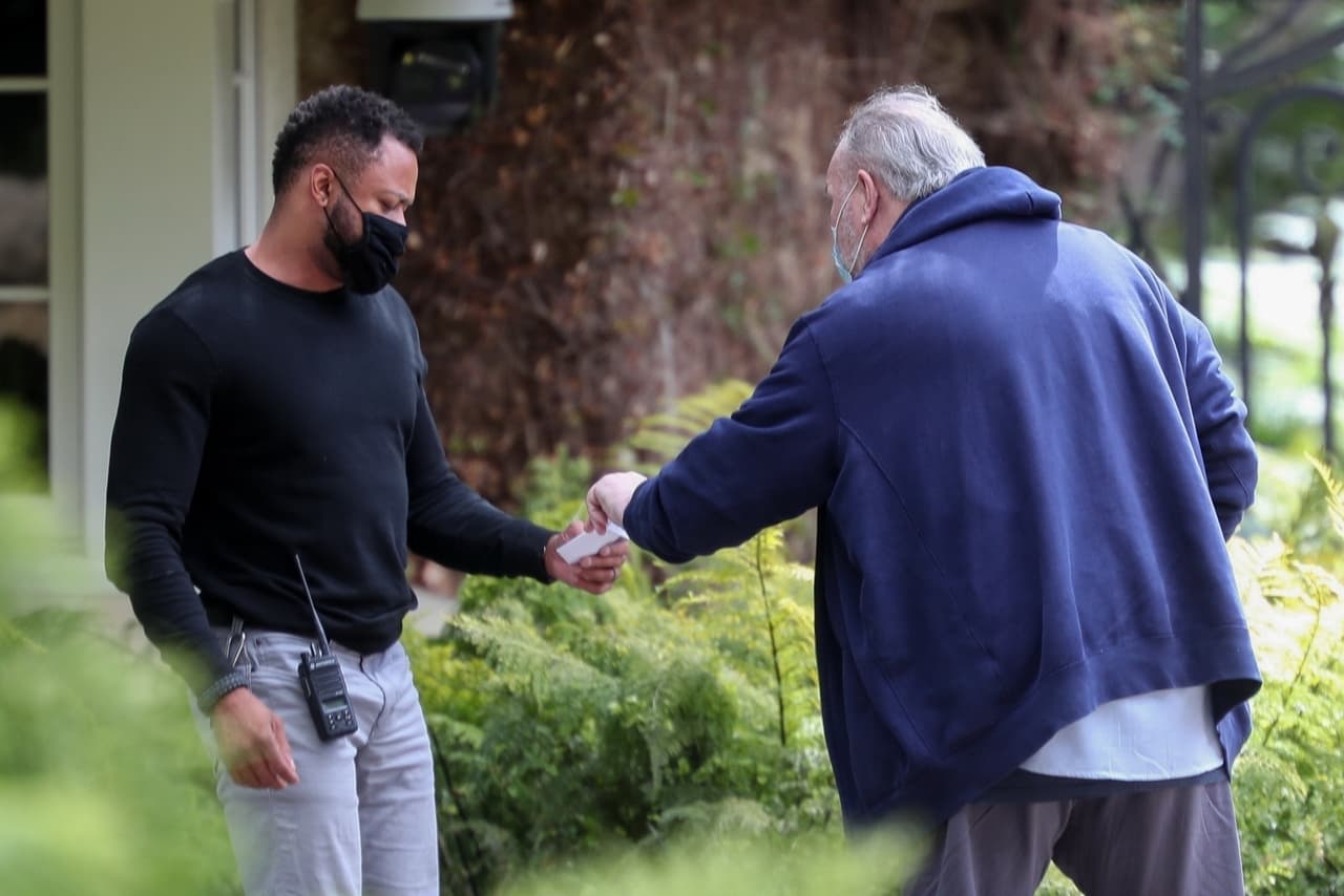 Desde enero de 2020 había dicho a The Sun que quería contactarla, a sabiendas de que tenía una estrecha amistad con su hija. 
<br>