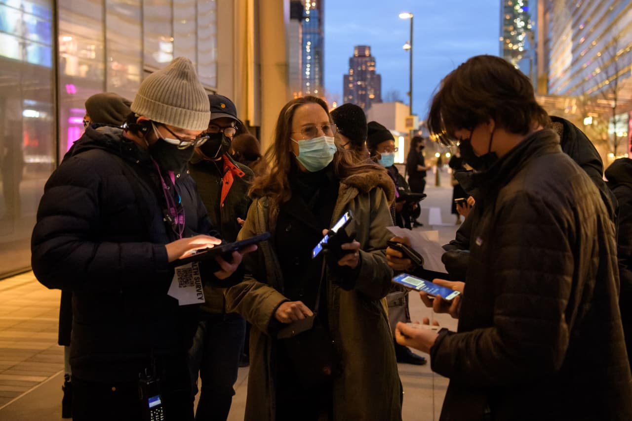 Concejo de Los Ángeles aprueba poner fin a mandato de comprobante de vacunación