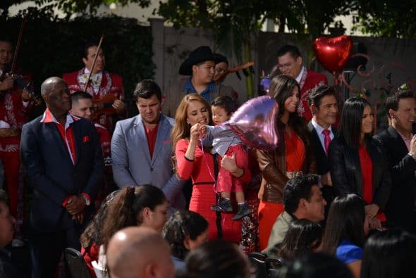 El pequeñín metió en serios apuros a la guapísima Ximena.