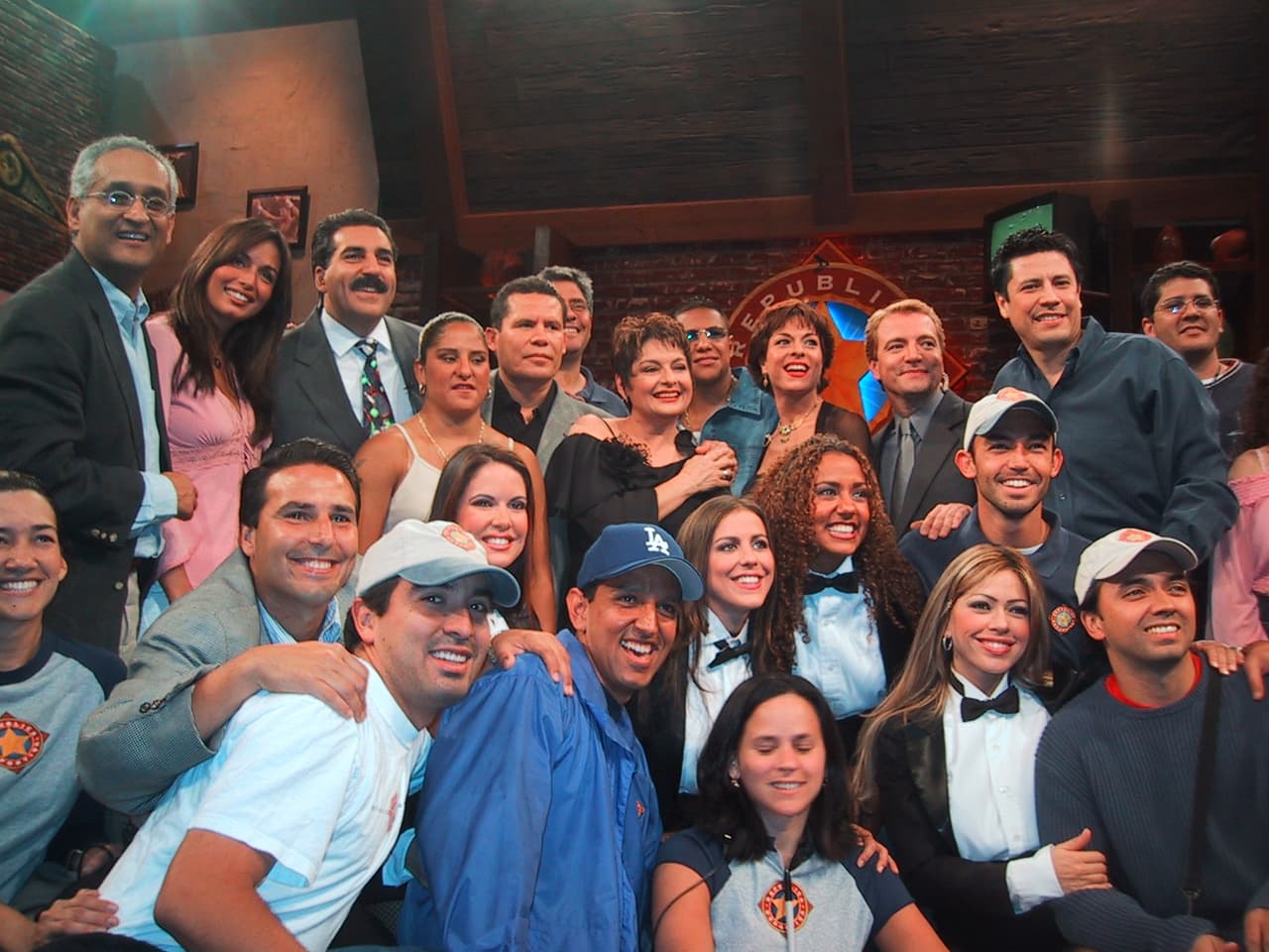 Camarógrafos, técnicos, periodistas y más personas parte del equipo de República Deportiva han hecho parte de las celebraciones.